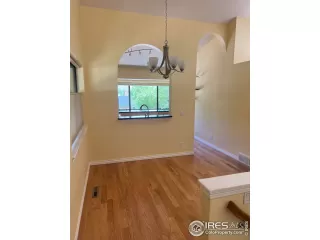 Photo #5: 990707 Listing