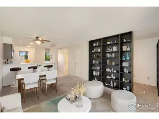 Photo #4: 990722 Listing