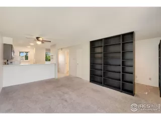 Photo #5: 990722 Listing