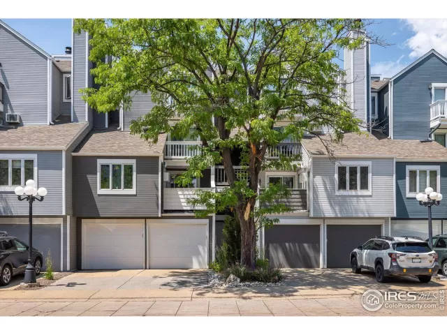 MLS: 990736 Condo For Sale