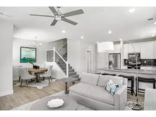 Photo #5: 990758 Listing 