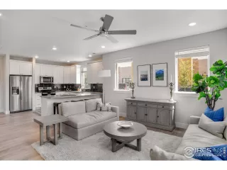 Photo #6: 990761 Listing