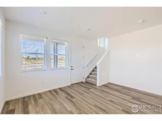 Photo #6: 990787 Listing