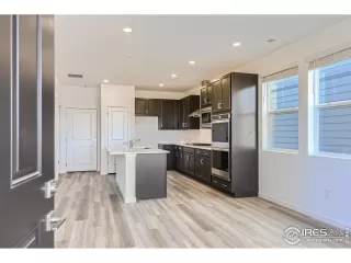 Photo #5: 990789 Listing 