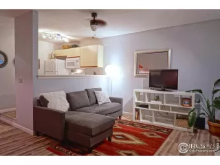 Photo #3: 990800 Listing 