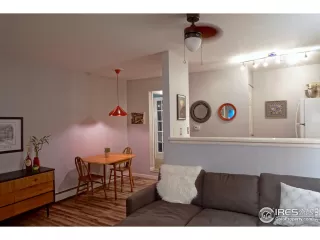 Photo #5: 990800 Listing 