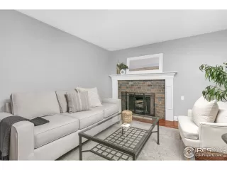 Photo #5: 990832 Listing