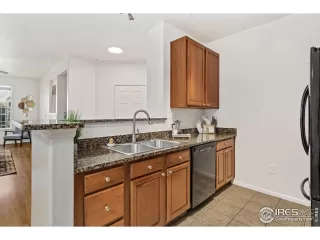 Photo #4: 990858 Listing