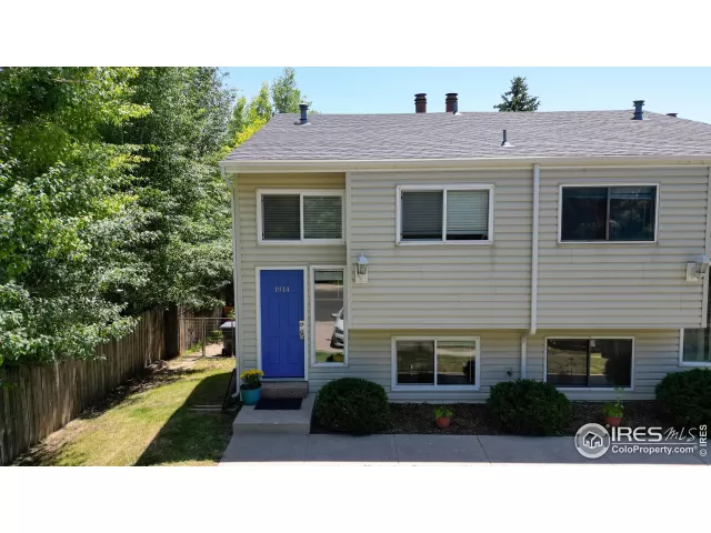 MLS: 990868 Condo For Sale