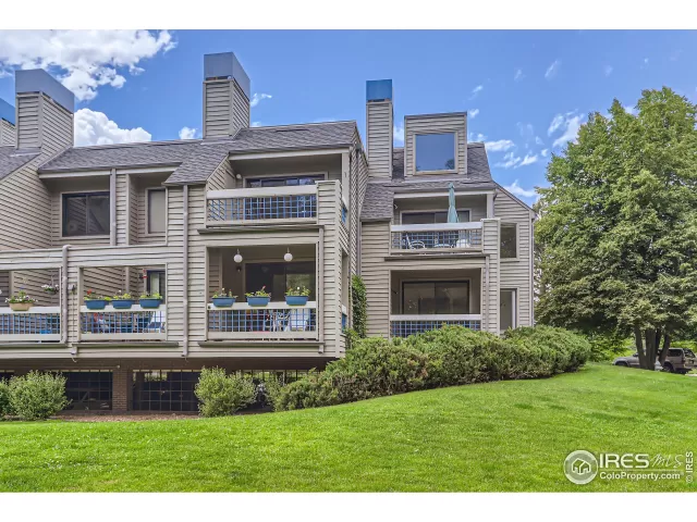 MLS: 990871 Condo For Sale