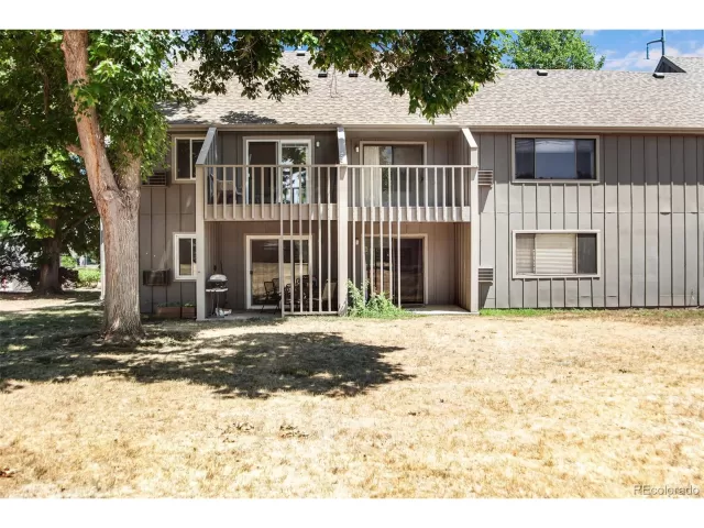 MLS: 9909067 Condo For Sale