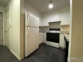 Photo #3: 990924 Listing