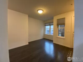 Photo #5: 990924 Listing