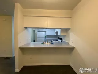 Photo #6: 990924 Listing