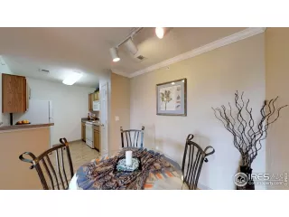 Photo #5: 990970 Listing