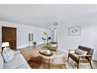 Photo #2: 990985 Listing