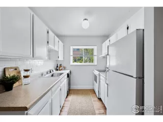 Photo #5: 990985 Listing