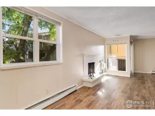 Photo #4: 990988 Listing