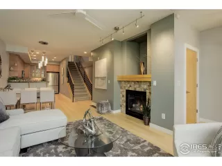 Photo #2: 990991 Listing