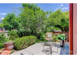 Photo #5: 990991 Listing