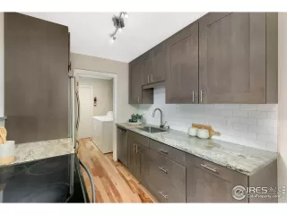 Photo #3: 991002 Listing 