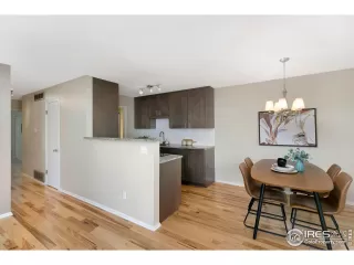 Photo #4: 991002 Listing 