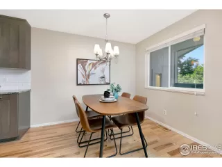 Photo #6: 991002 Listing 