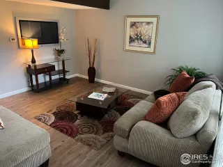 Photo #4: 991040 Listing