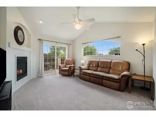 Photo #6: 991056 Listing