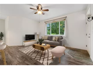 Photo #3: 9910758 Listing