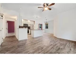 Photo #6: 9910758 Listing