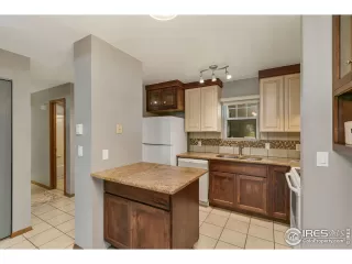 Photo #4: 991103 Listing