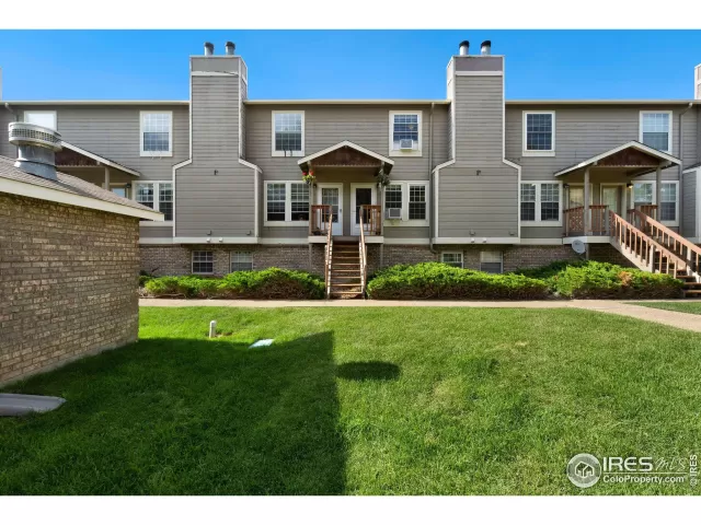 MLS: 991128 Condo For Sale