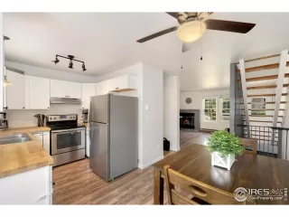 Photo #5: 991128 Listing