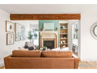 Photo #6: 991169 Listing