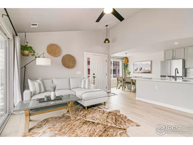 MLS: 991234 Condo For Sale