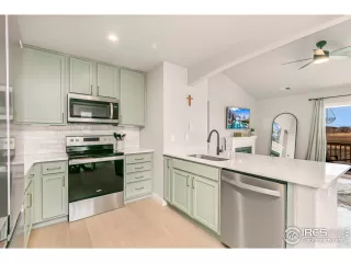 Photo #5: 991234 Listing