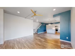 Photo #6: 991281 Listing