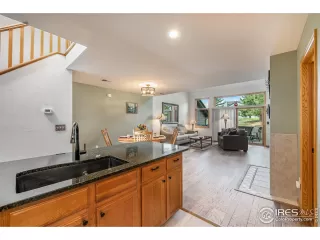 Photo #3: 991298 Listing