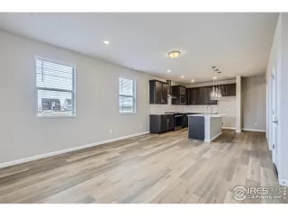 Photo #3: 991400 Listing