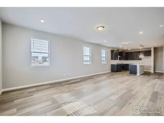 Photo #4: 991400 Listing