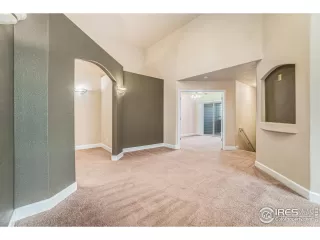 Photo #5: 991413 Listing