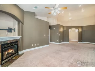 Photo #6: 991413 Listing