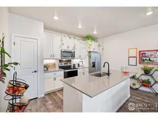 Photo #2: 991483 Listing