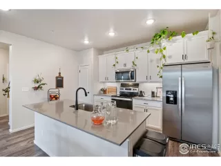 Photo #5: 991483 Listing