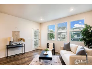 Photo #3: 991553 Listing