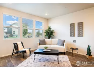 Photo #4: 991553 Listing