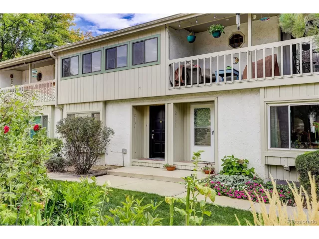 MLS: 9915650 Condo For Sale