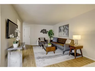 Photo #5: 9915650 Listing