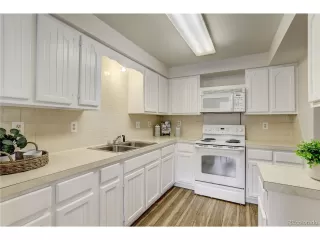 Photo #6: 9915650 Listing